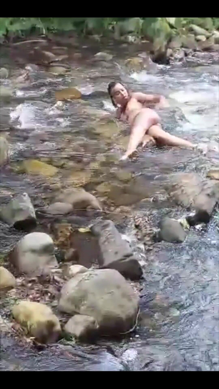 FayahGirl: Mój przyjaciel również nagrał dla mnie mały klip bawiąc się...