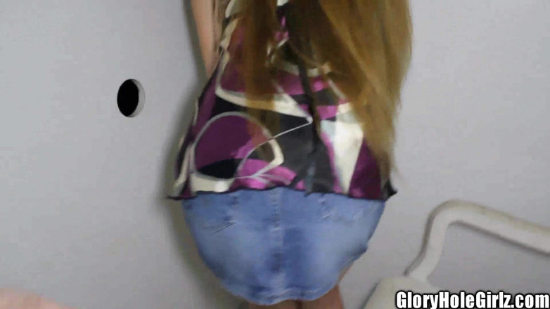 Glory Hole Girlz: Înghițire de pistrui Fuckbitch țâțe mari lăsate Spermă pizdă gulper futută în...