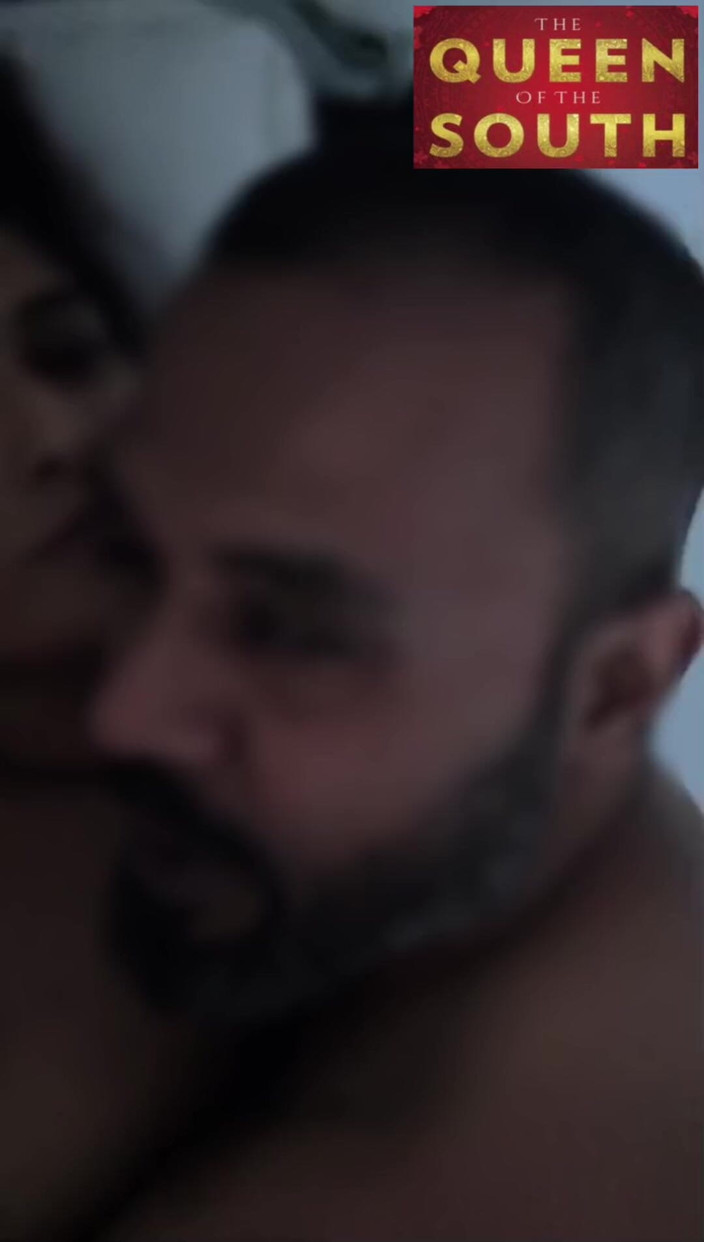 Anu: Eu só me vesti um pouco ... Só para mim... ou...