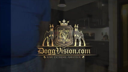 DoggVision: Lovein s obrovskými prsy Sara Star Tramp