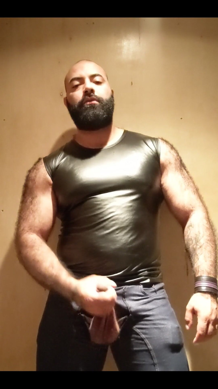 Lobo: Nice Cumshot
