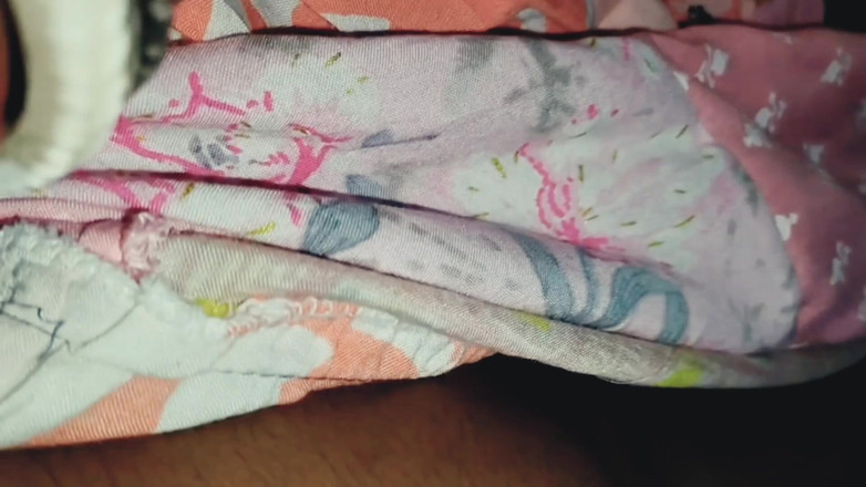 Your babygirl: Mijn Nieuwe Vriendin Noemt Me Kom in De Badkamer