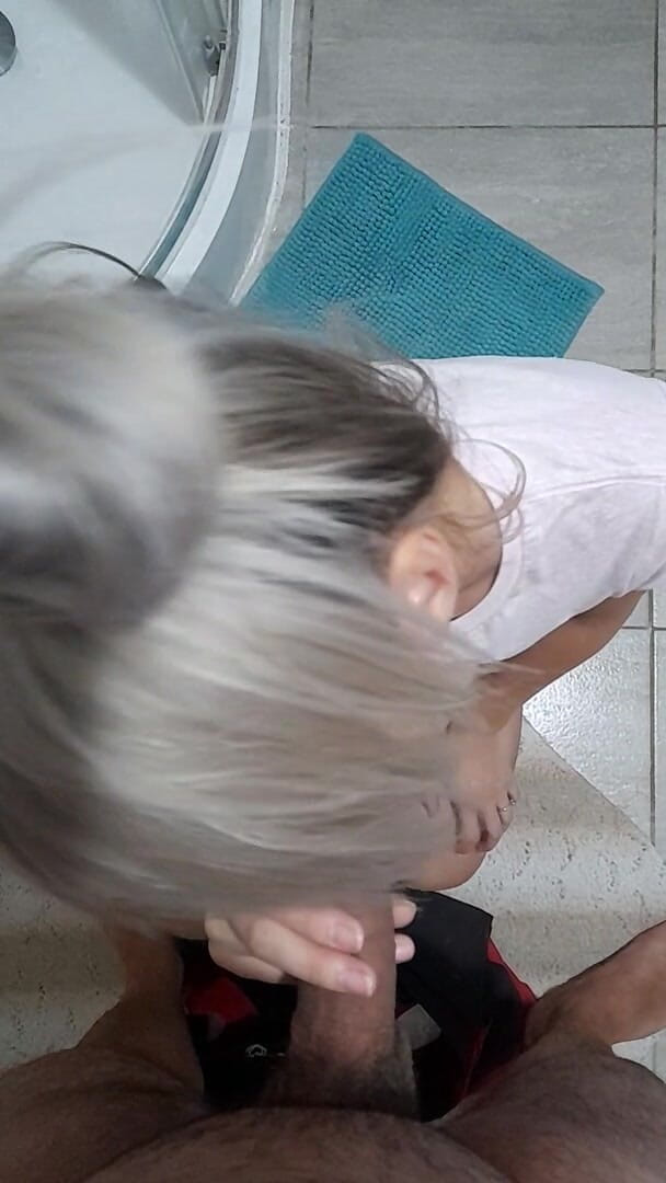 Audrey: 美女华丽是吮吸鸡巴和乱搞