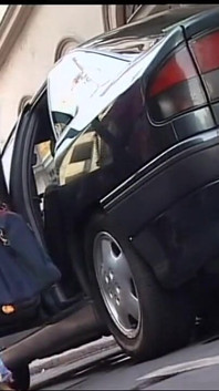 Une MILF merveilleuse aux seins énormes se fait baiser et éjaculer dans la bouche par une bite noire monstrueuse