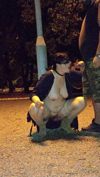 Soția este o curvă murdară de pe stradă