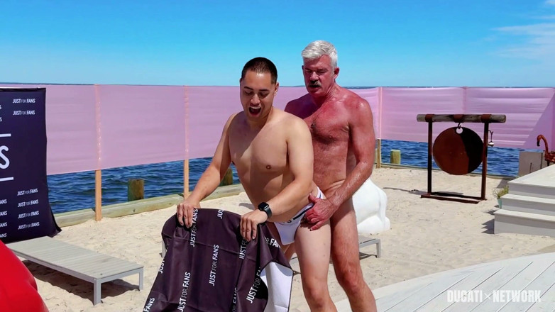 Daddy Patrick: Patrick ayah tiri &amp; peachy bottom