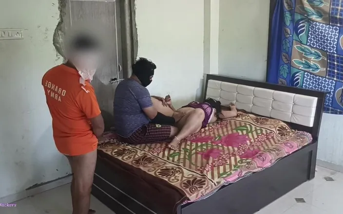 Telugu-fuckers: Telugu Divorce MILF Takes Two Dicks at Once