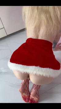 On My Knees with No Panties on as a Good Girl Supposed to Be