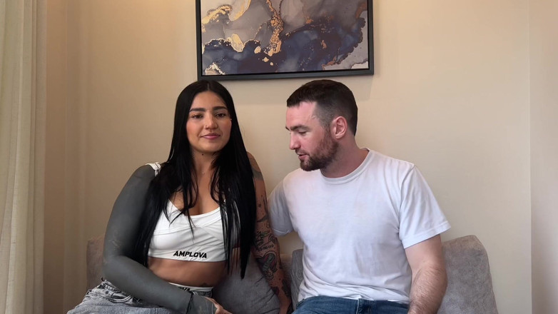 Andres Acosta: Wycieczka do sex shopu z piękną dużą naturalną dupą tatted...