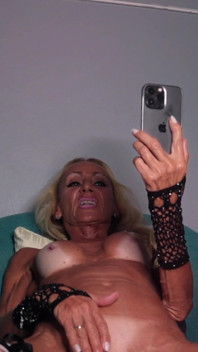 Stepmommy Loves Sucking Her Fingers & Pussy Taste