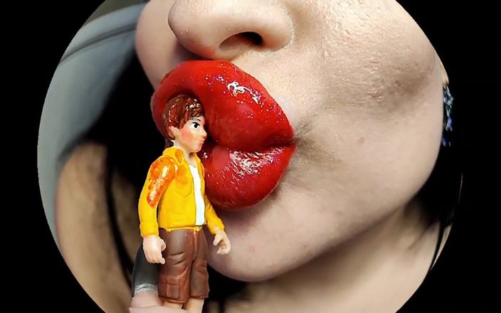 Princess18_: Big Red Lips Giantess