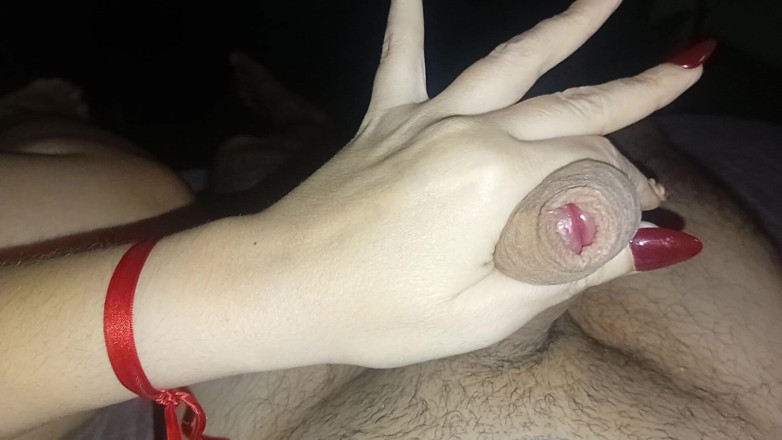 Nefertiti: Beatifull Nails Handjob