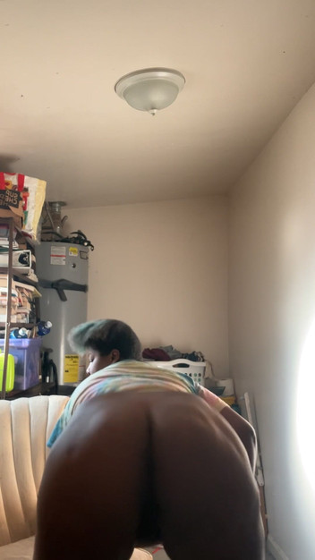 DaevaReed: Caffè del mattino e twerk