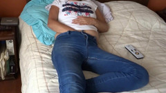 Ardientes69: Dotýkání se sama sebe pod kalhotami před masturbací a šukáním jejích...