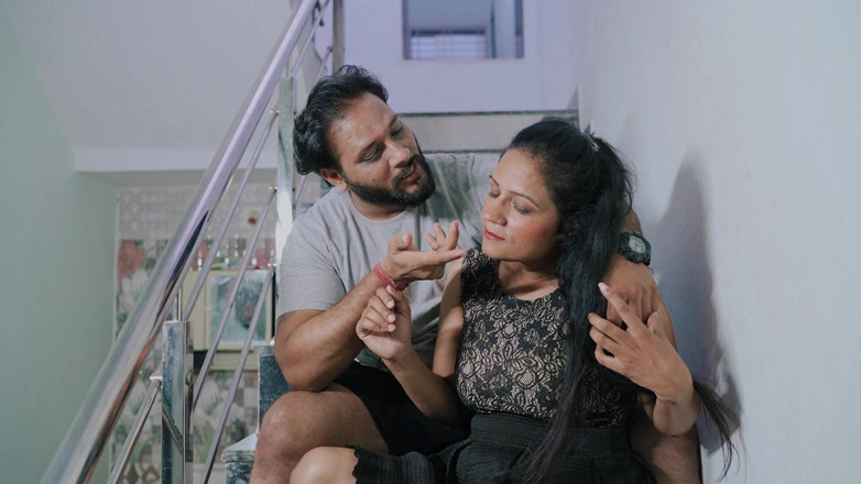 Chutkaadda: Hot Indian Bhabhi Seduced Young Boy for Money