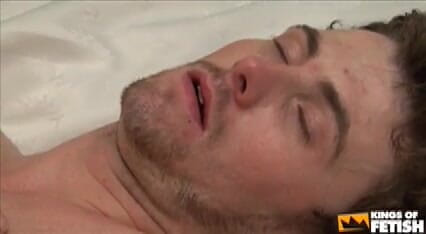Gay Diaries: Ragazzo con il culo stretto cavalca il grosso cazzo del...