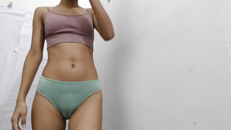 desigirl93: सुंदर फिटनेस बॉडी मस्त स्तन हॉट घोट्रल सेक्सी स्तन आपके स्तनों को दबाते हुए आपकी चूत को रगड़ते हुए आपका मजा ले रहे हैं