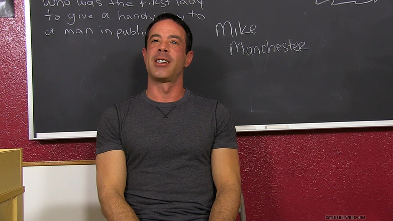 Teach Twinks: Mike是后入式啪啪啪的忠实粉丝