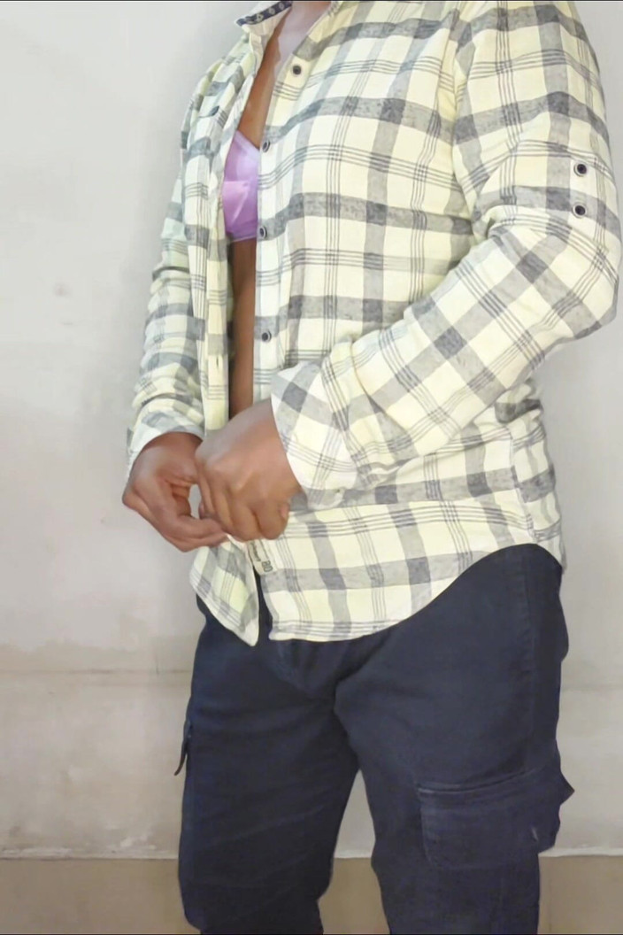 Sissy Slut Simran: Malý čůrák Shemale striptýzový tanec pro tátu