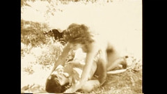 The Unforgettable: Op het gras brandend loof