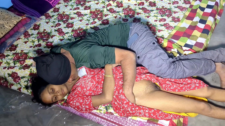 Easypron: 2025年阿萨姆邦村的新性爱视频