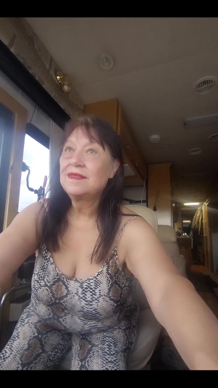 Zilah Luz: Plus de seins