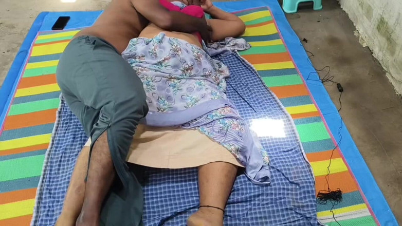 Indian IFS: 인도 섹스 새엄마와 배다른 아들 1부
