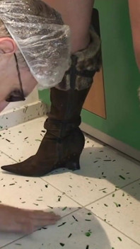 Milf používá svého otroka k její frustraci