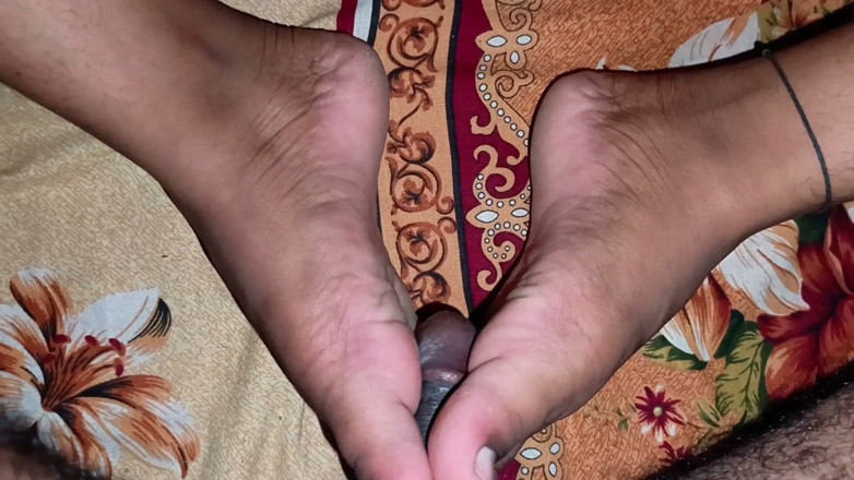 Indian69ExpressTM: Parte 4, linda garota pela primeira vez perdendo a virgindade.