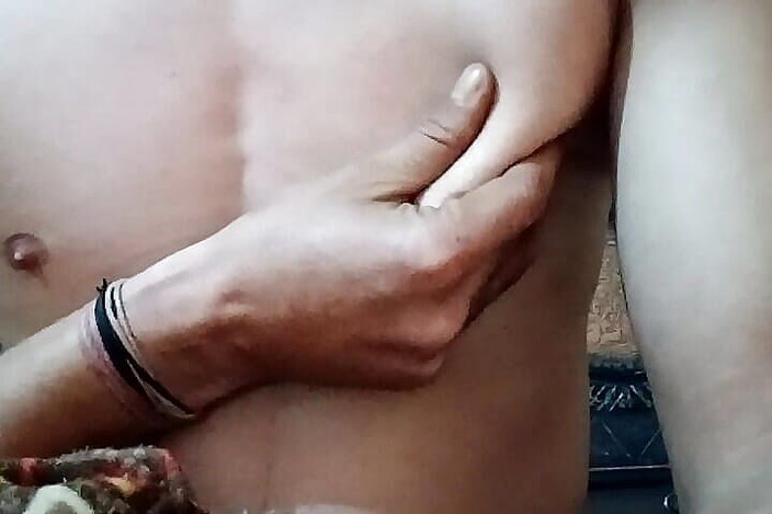 Gangbang straight: Röd bröstvårta brottningsmassage