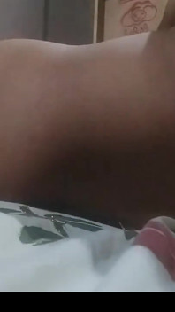 Дезі дружина зраджує з другом чоловіка