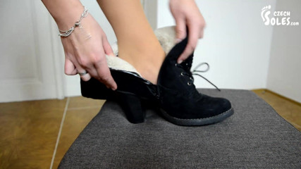 Czech Soles - foot fetish content: 18 สาวยั่วยวนในรองเท้าบูทกับกางเกงน่อง POV - ไม่มีเสียงแต่มีเพลง