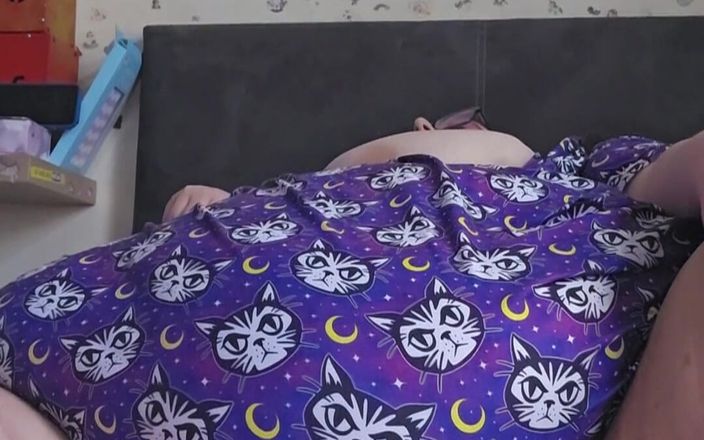 SSBBWLadyBrads: Yeni itici dildomu kullanıyorum