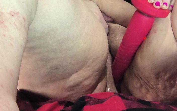 HerculesnVENUS: Uñas largas de los pies gordos extendiendo el coño abierto...