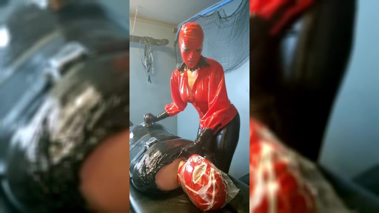 Madame Moira Dominatrix: Extremo jogo de respiração em escravo mumificado em látex