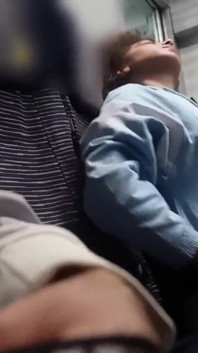 Awek Itali Memberikan Saya Handjob Di Dalam Kereta Api