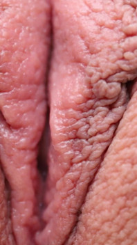 Extreme nahaufnahme sahniger muschi-orgasmus von schnellem fingern