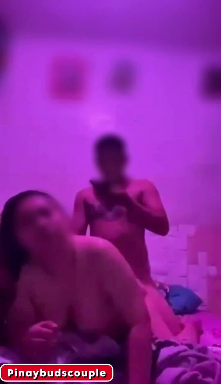 pinaybudscouple: Barmädchen nach dem trinken gefickt