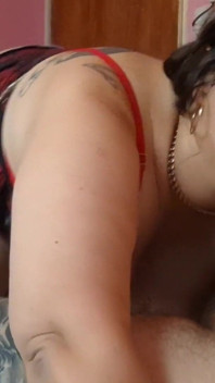 BBW Curvy Da Una Mamada Sloppy Con Deepthroat Y Corrida En La Boca