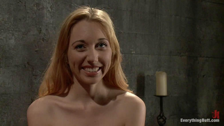 Everything Butt by Kink: Le gros trou de la petite Emma