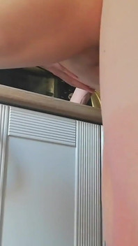 Esposa chupó vecino, video informe para marido muestra su coño jodido