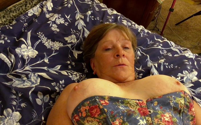 Carmen Angel: Nenek Ibu Alam Menghisap, Melekat &amp; batang dengan creampie air mani