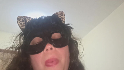 HornyCouple69x: Meine Frau Leopard Kratzt Und Saugt Ununterbrochen