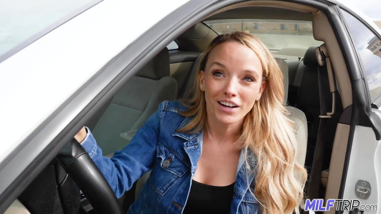MILF Trip: Milftrip Natural Tit MILF Pristine Edge Shows Apprectiation with Sex