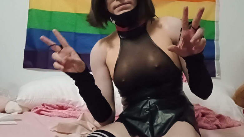 PrincessTheo6: Princesstheo Having a Fun Time Locked in Chastity