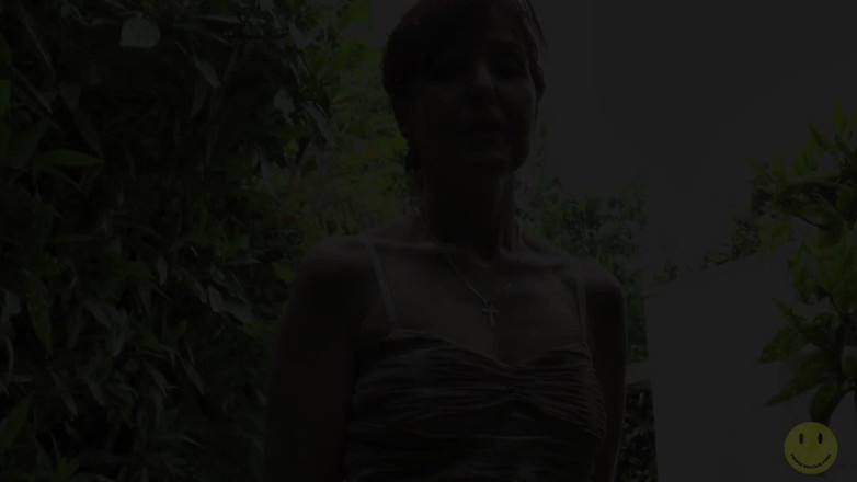 French Amateur Porn: Joyce chlupatá babička šuká do zadku