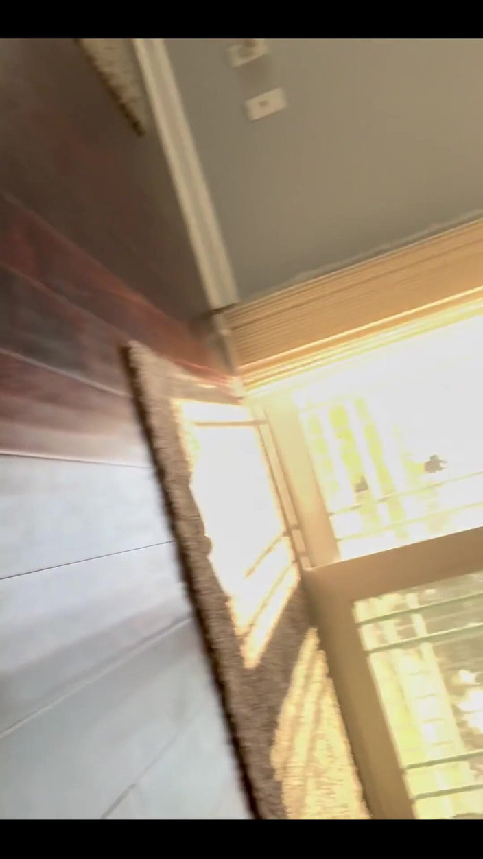 Jasons feet: 작은 도시에 거대한 제이슨 스톰스