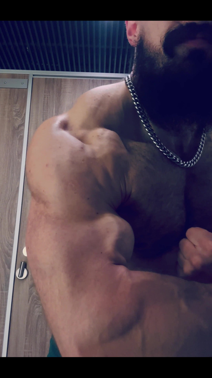 Mister Stone: Jag är alla svettiga och musklerna är så pumpade