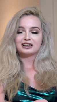 Lexi Lore giovane e arrapata