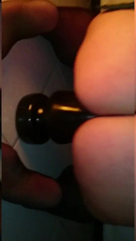 Använda en Xxl Butt Plug för första gången